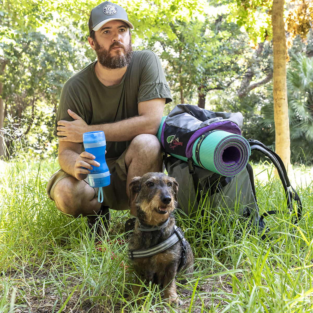 Botella 2 en 1 con recipientes para agua y comida para mascotas